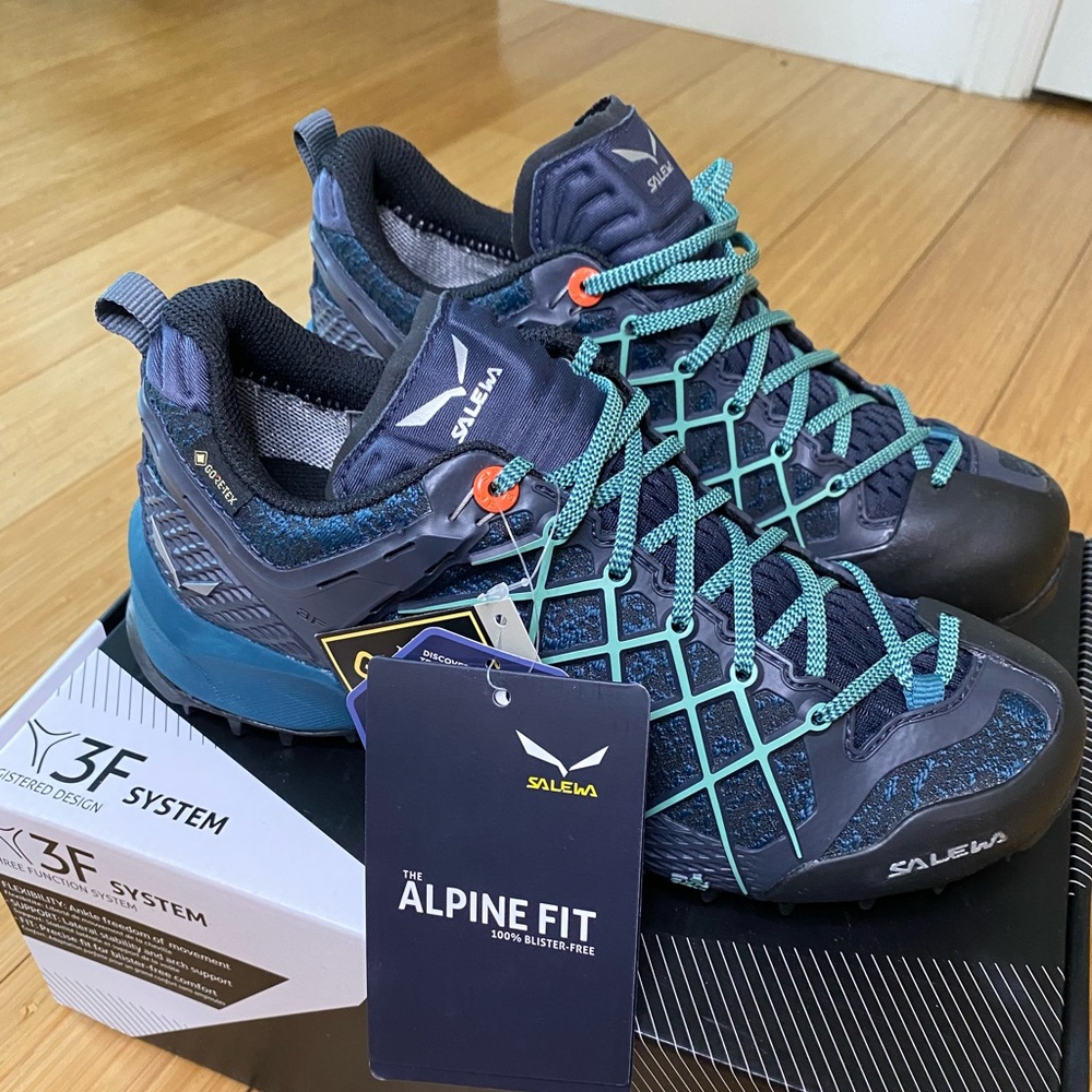 Goretex Salewa hiking/approach shoes
